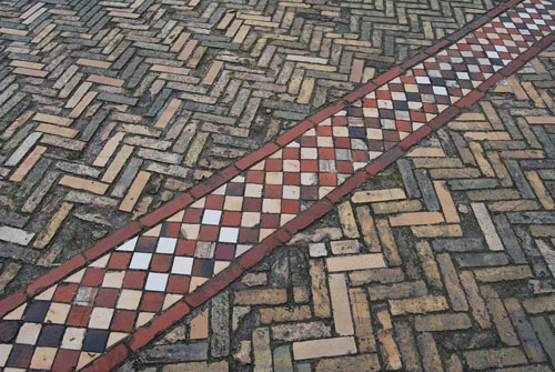Steinboden im Hof von Schloss Charlottenburg