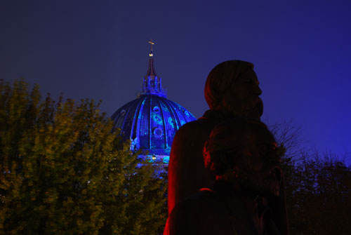 Marx-Engels im Schatten des Doms